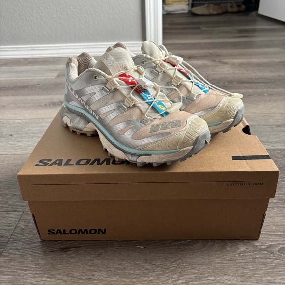Salomon Shoes - Salomon XT-4 OG Vanilla Ice/Ballad Blue/Tender Peach Sneakers